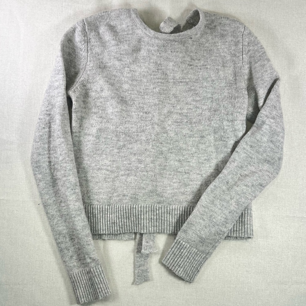 Light Gray Open-back Tie Women's Sweater, size M